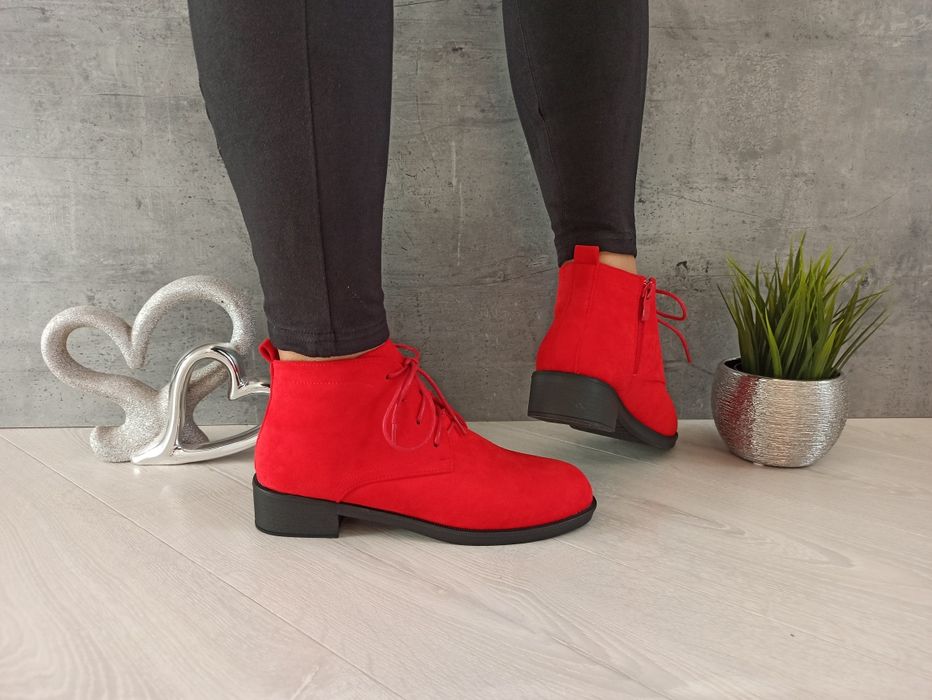 36-39 Botki, sztyblety damskie czerwone na zamek oraz szurowadła.
Mate