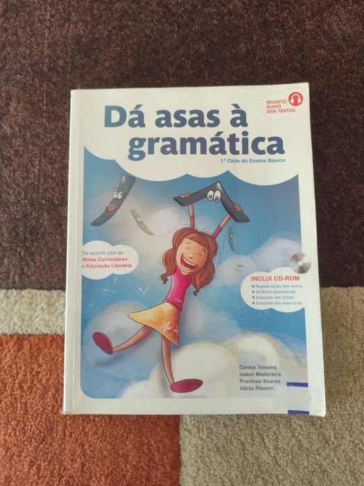 Livro de gramática portuguesa
