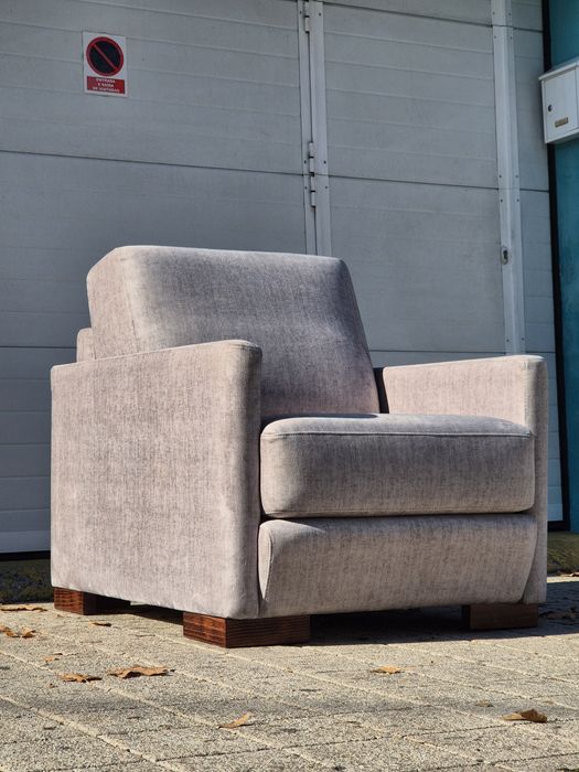 Grande Poltrona Tecido Cinza