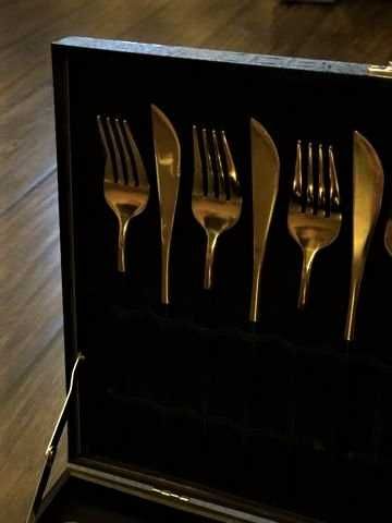 Набор дизайнерских столовых приборов классический подарок