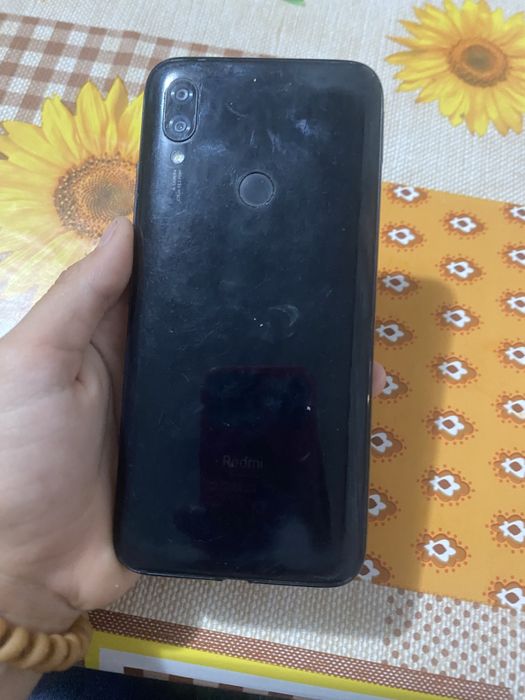 Телефон на запчастини редмі 7