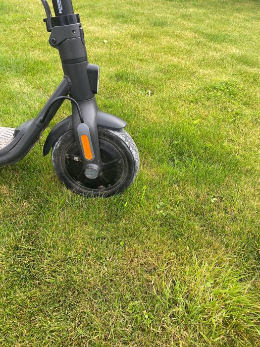 Електросамокат Segway-Ninebot F25E