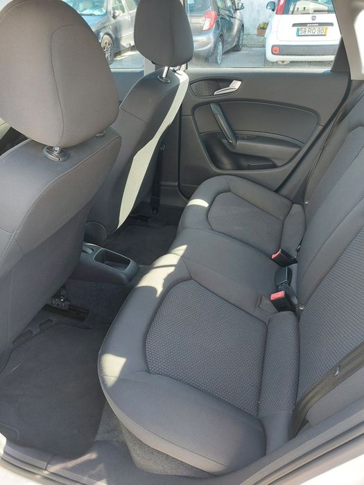 Audi A1 1.6 TDI 4 portas