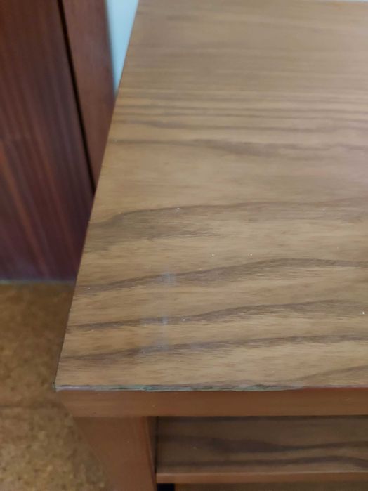 Mesa de Cabeceira em madeira