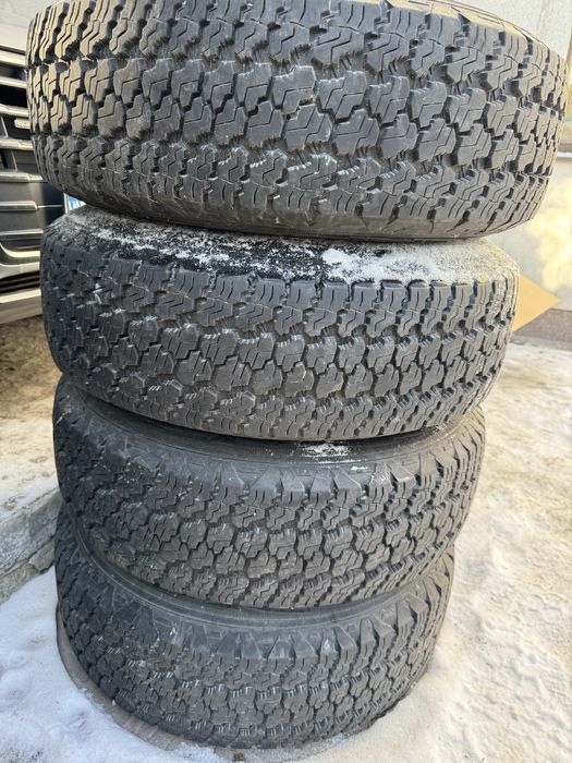 Продам комплект коліс 5.120r17 шини 245.75.17