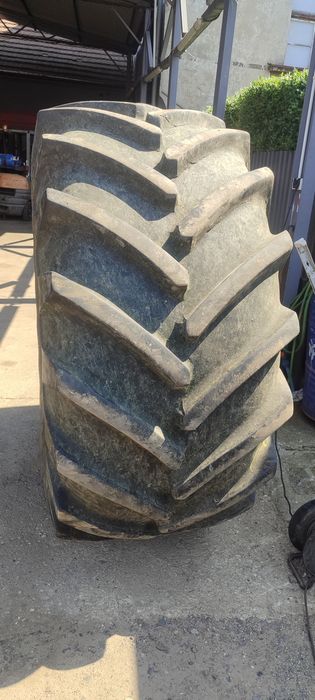 Opona 800/65R32 Michelin