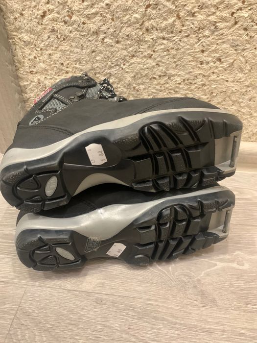 Ботинки лыжные Alfa Kikut.39 размер.