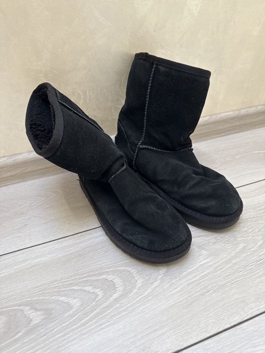 Уггі чорні 38 розмір
