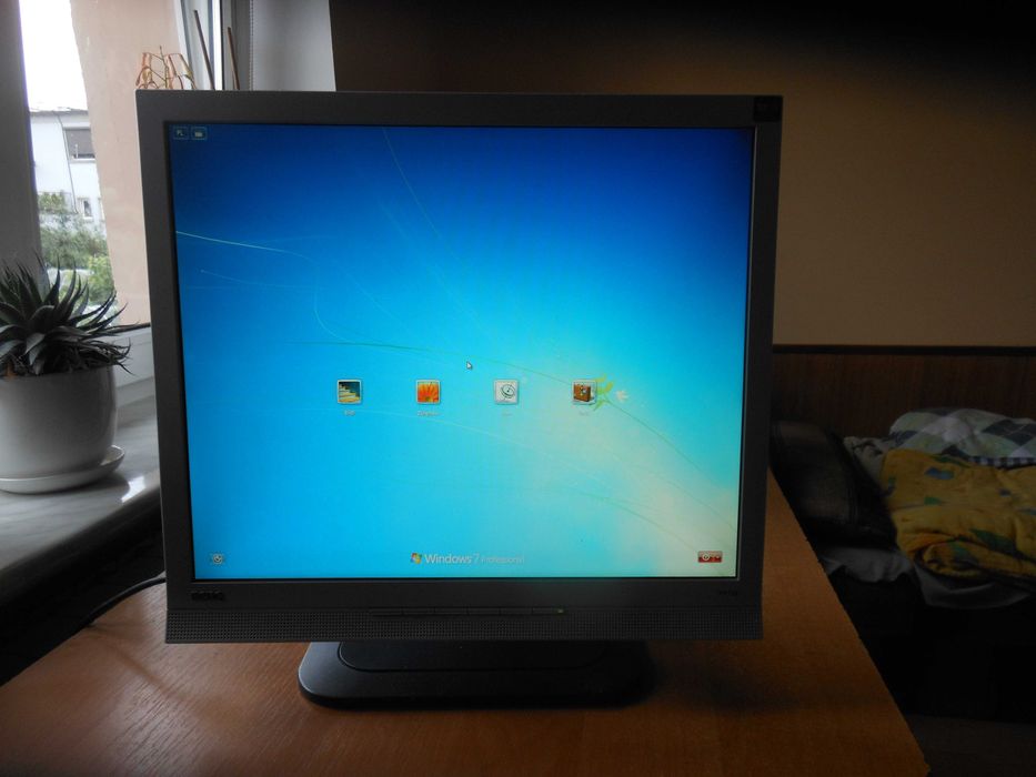 Sprzedam monitor 17"