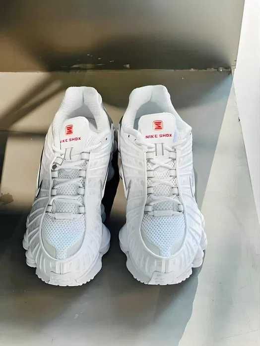 Buty sportowe Nike Shox TL White R.41