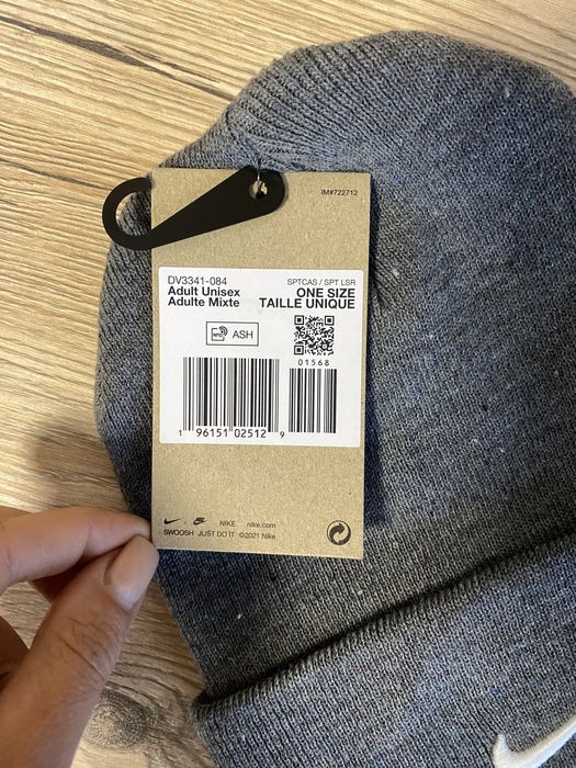 Шапка тепла Nike