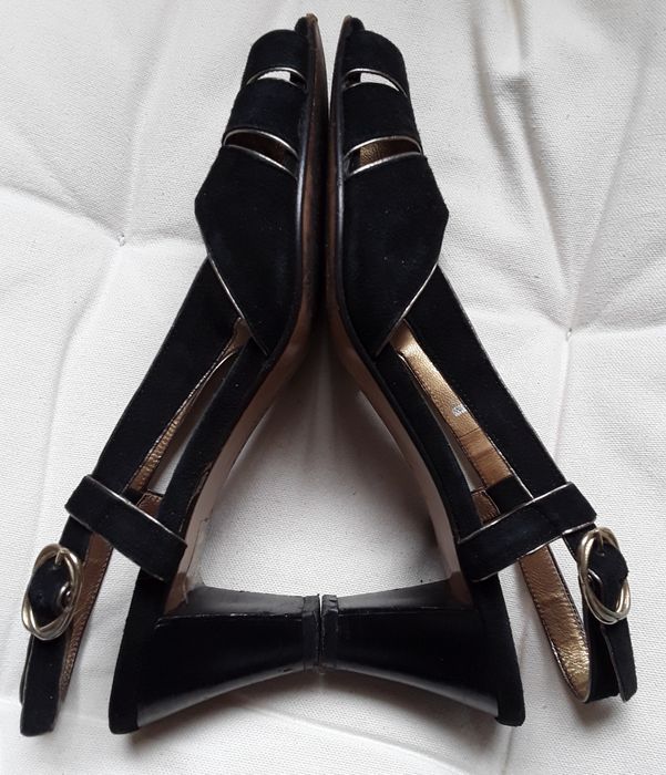 Sapatos de senhora pretos com dourado, marca Sorriso, Tam 36 meio