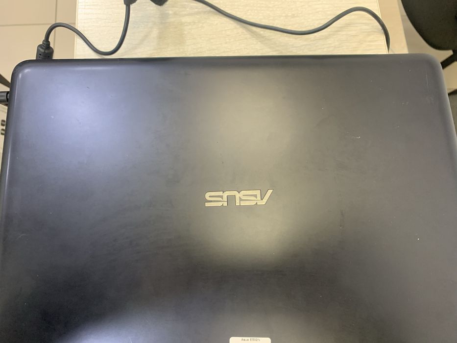 Ноутбук ASUS E 502N