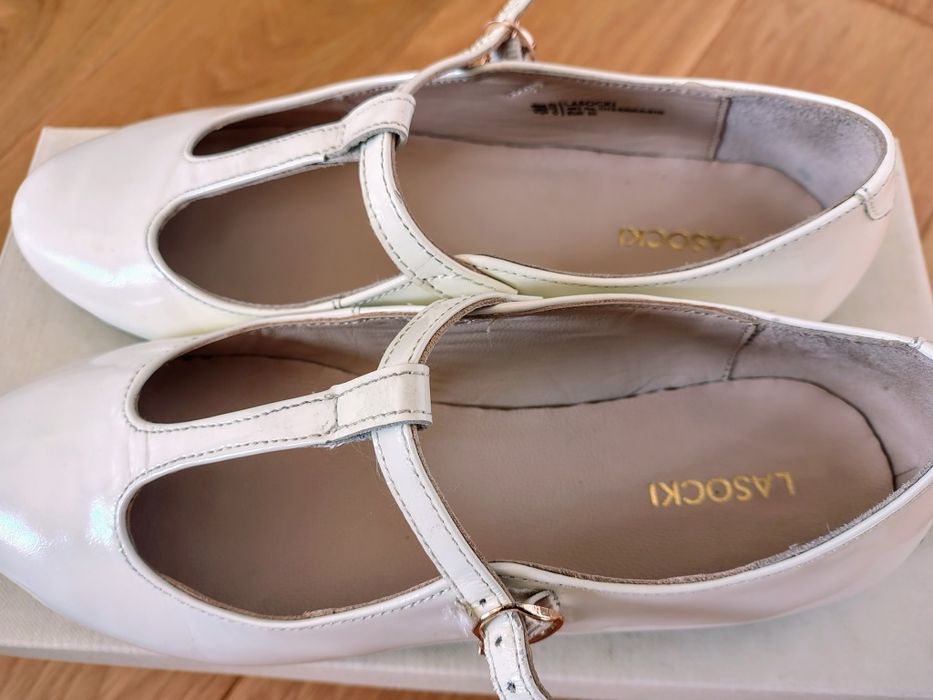 Białe buty skórzane komunijne Lasocki Young rozmiar 33