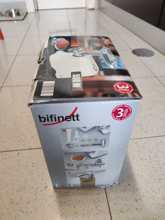 Máquina de Picar Carne Bifinett 550W | Completa com Acessórios