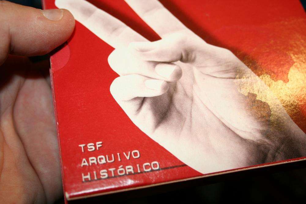 April 25, 1974 – CD Collection THE CARNATIONS OF RADIO – TSF ARCHIVE64740804503810122