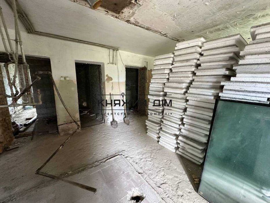 Продається окремо розташоване двоповерхове нежитлове приміщення 600 кв.м.у Бровари КОД 24330