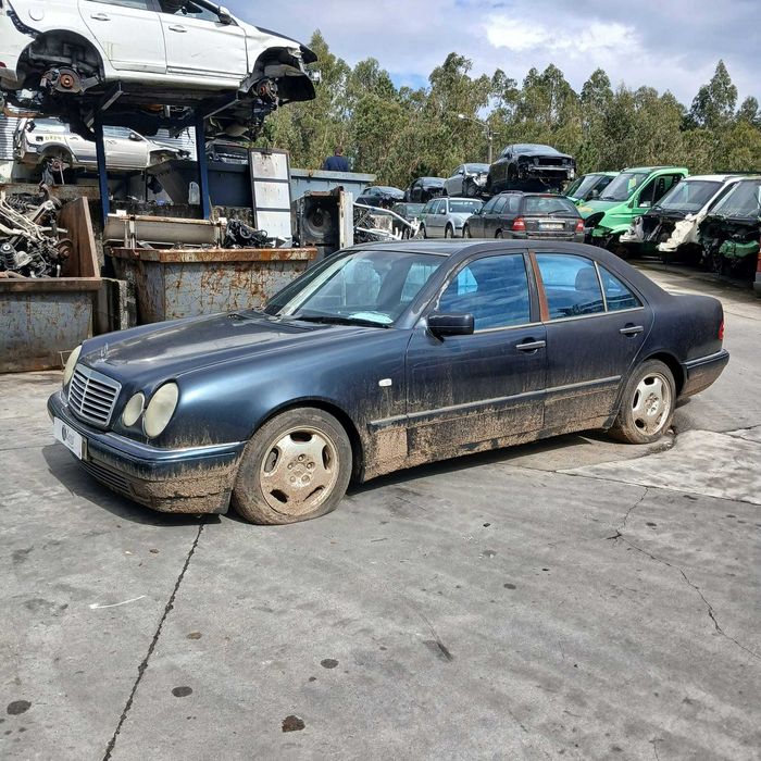 Mercedes E300 3.0 de 1996 - Peças Usadas