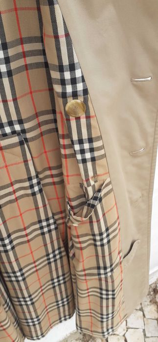 Burberry Vintage Beige London.
