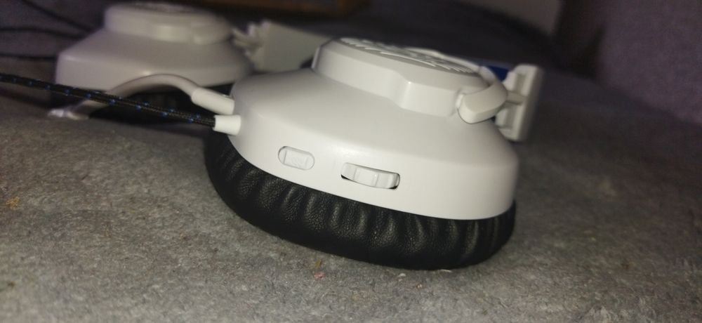 Навушники JBL Quantum 100p