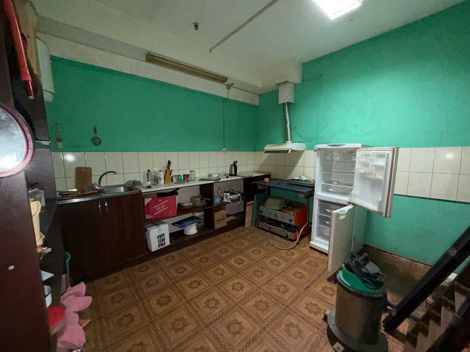 Продаж фасадного приміщення, Сам центр, у м. Стебник!