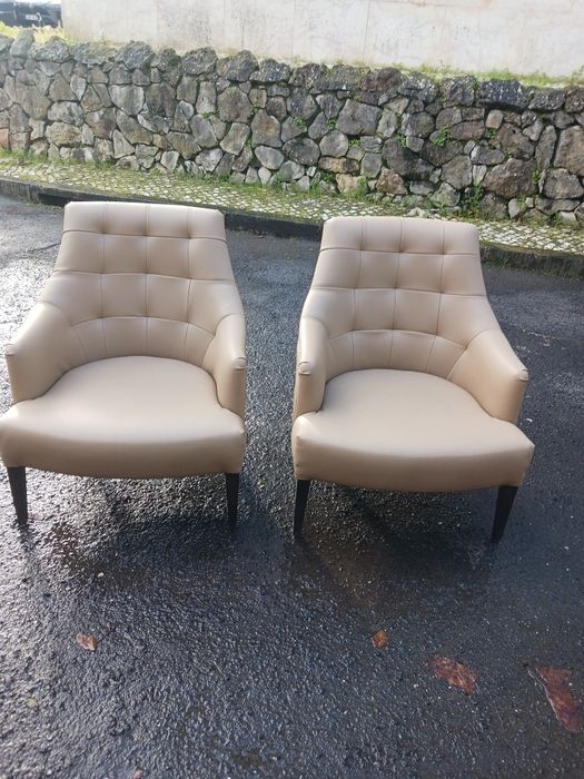 Poltronas restauradas e estufadas