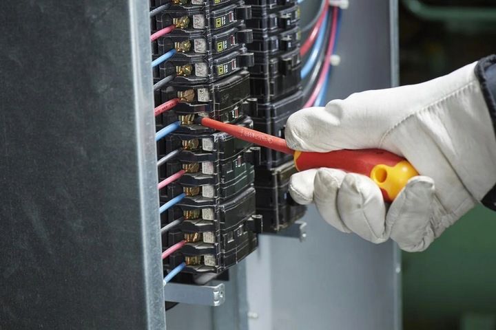 Zestaw Wkrętaków Wkrętaki Śrubokręty Izolowane Dla Elektryka 1000v 7 E