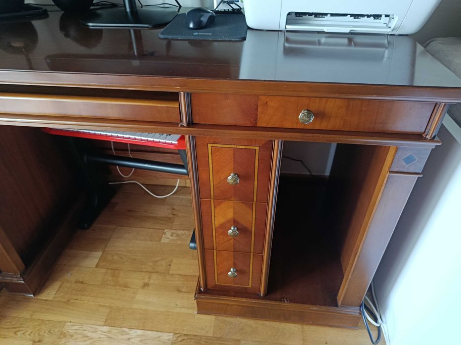 secretária para computador em muito bom estado