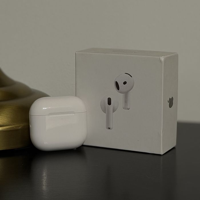 Fones Apple AirPods 4 c/ Cancelamento de Ruído (ANC) – Caixa Completa