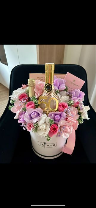 Flowerboxy z kwiatami mydlanymi i dodatkami