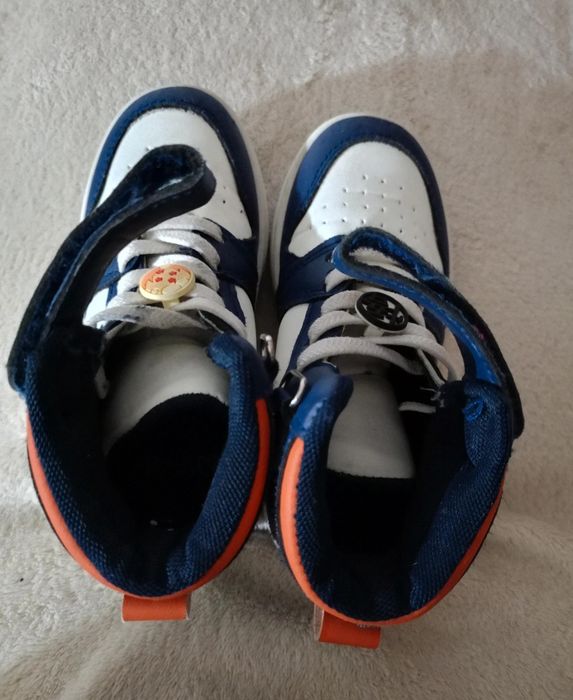 Buty dziecięce dla chłopca.