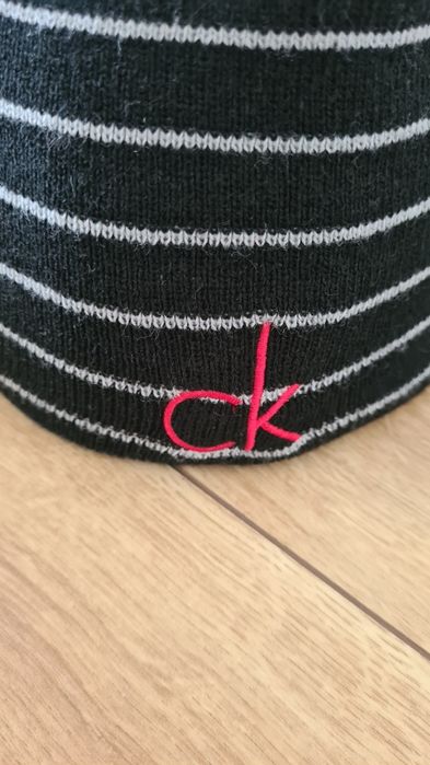 Czapka Calvin Klein. Wind Proof. Dwustronna. Czarna Czerwona