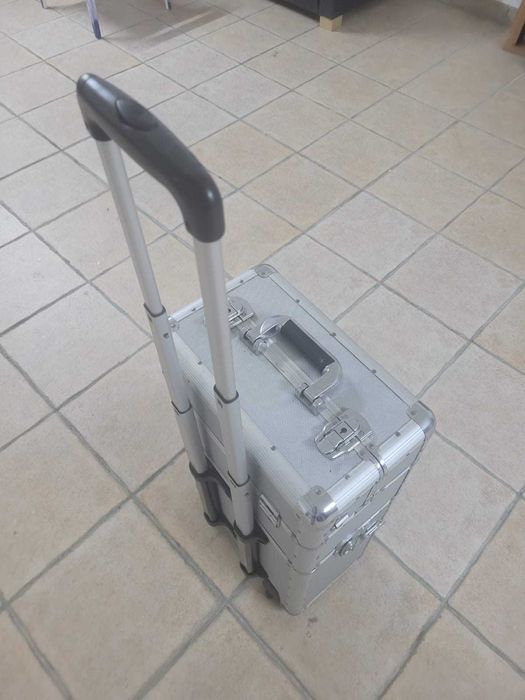 Trolley em alumínio