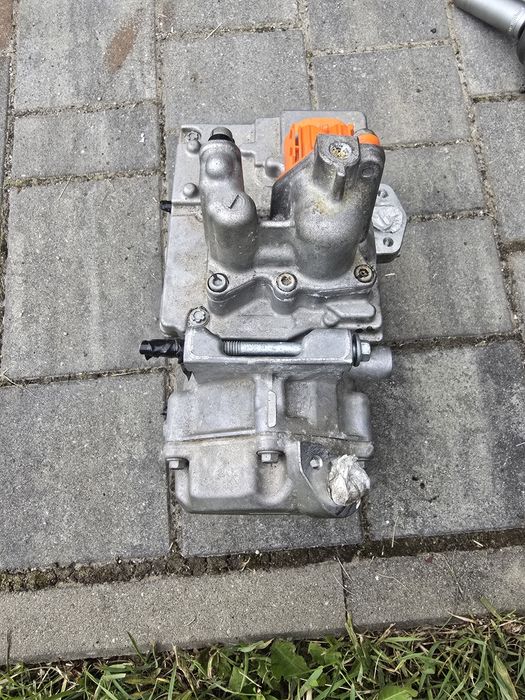 Kompresor sprężarka klimatyzacji elektryk Renault  zoe