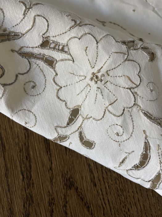 Toalha de mesa em linho com bordado manual 168x123 e 6 guardanapos