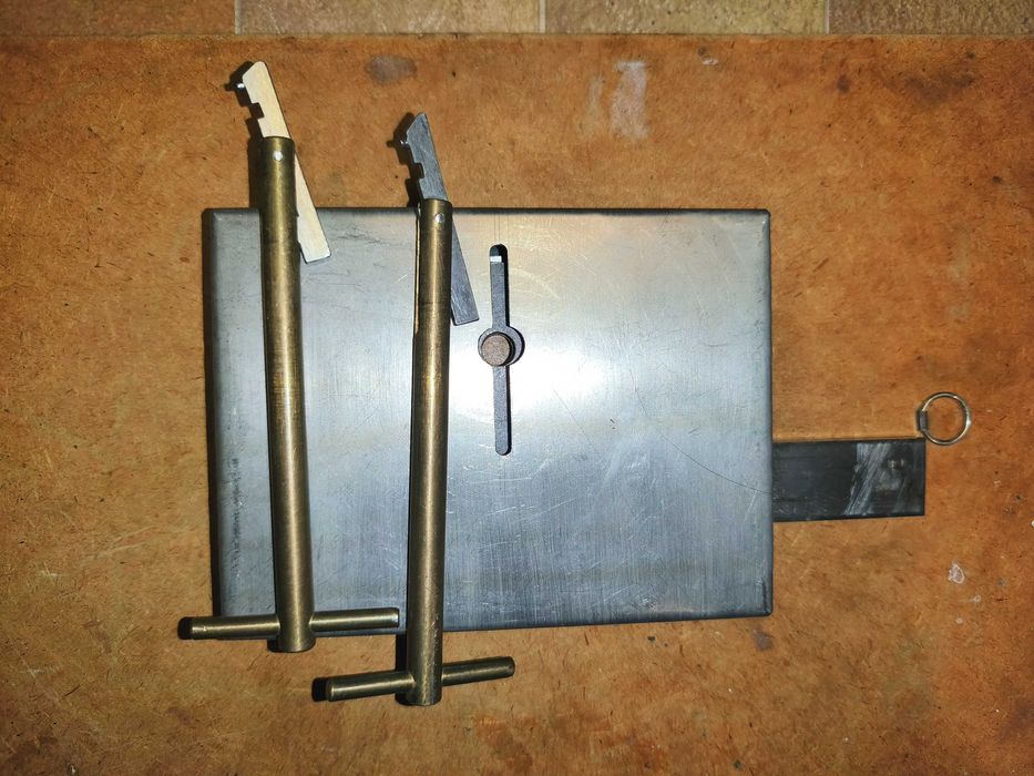 Продам замок Журавель