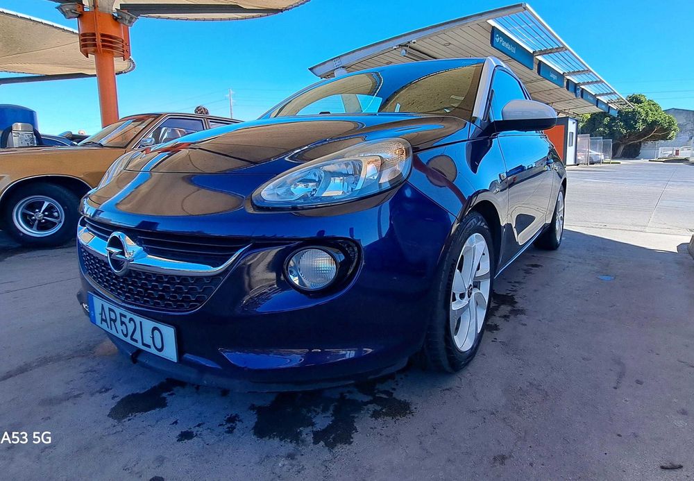 Excelente Opel Adams