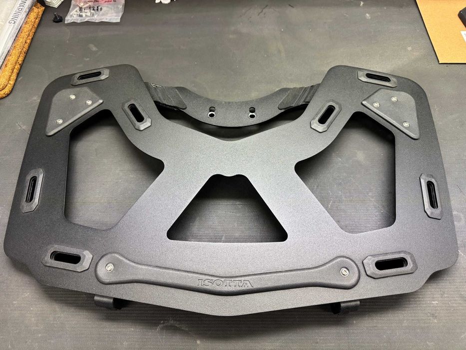 Suporte Isotta p/ Mala Top Case BMW RT 1200 / 1250 e BMW 1600 GT / GTL