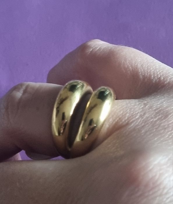 Anel dourado, em aço inoxidável, tamanho 18