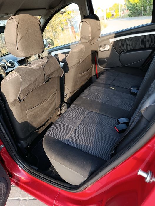 Renault Sandero 2011 офіційний газ/бензин 1,4 л