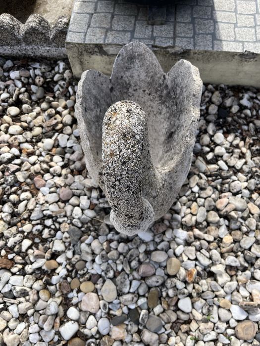 Vendo 4 vasos em forma de pato