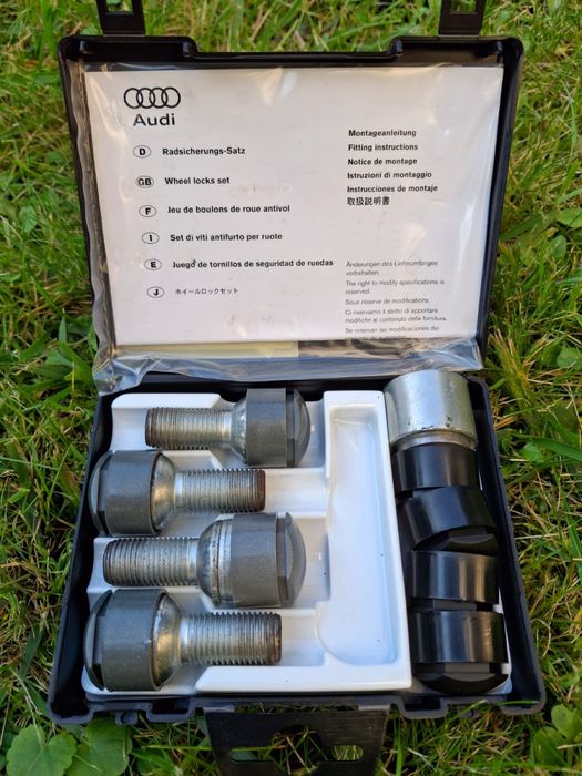 Audi wheel lock set