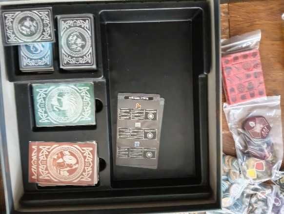 Gra planszowa "Reavers of Midgard"- karty w koszulkach