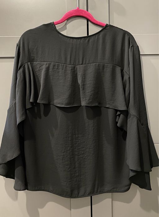 MSCH Copenhagen czarna bluzka z falbaną