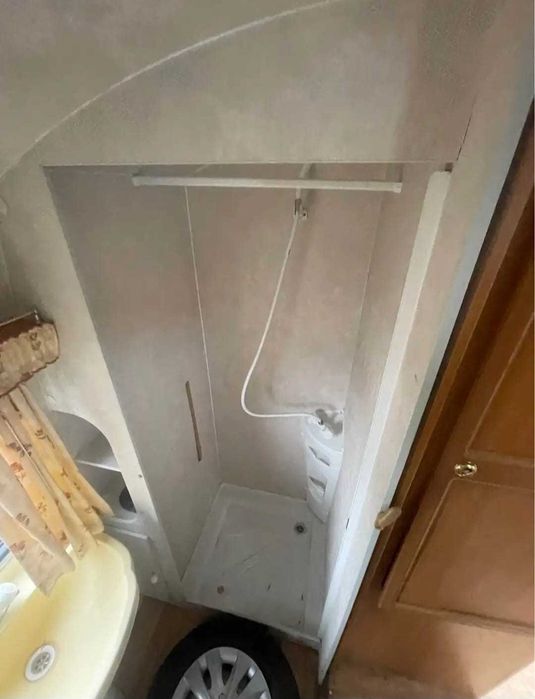 Caravana Avondale Rialto 640/6 – 6 Lugares – Duplo Eixo