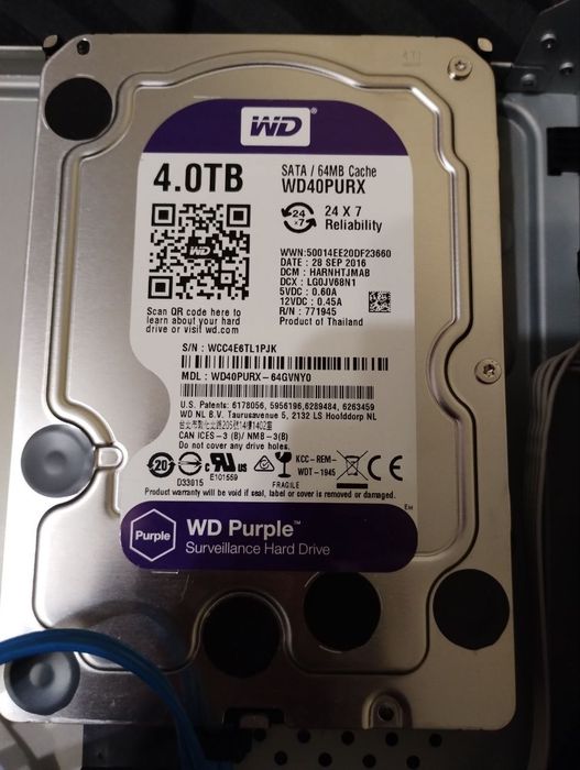 Відеореєстратор Hikvision ds-7608ni-e2 з двома HDD по 4 Тб