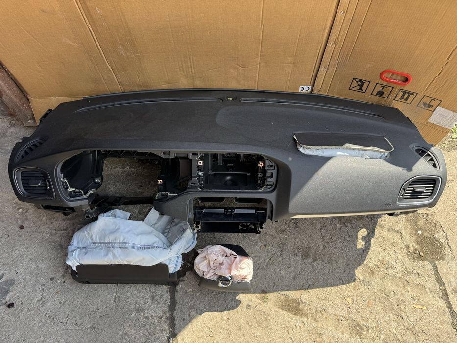 Volvo v40 deska,konsola kokpit  z poduszkami 2012–2018 wystrzał