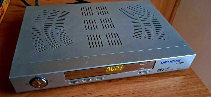 Tuner TV satelitarnej OPTICUM 3000