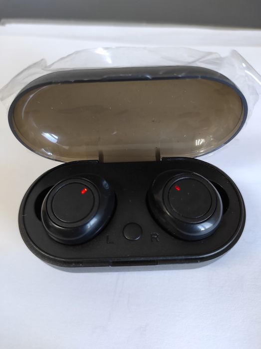 Наушники блютуз новые продам.