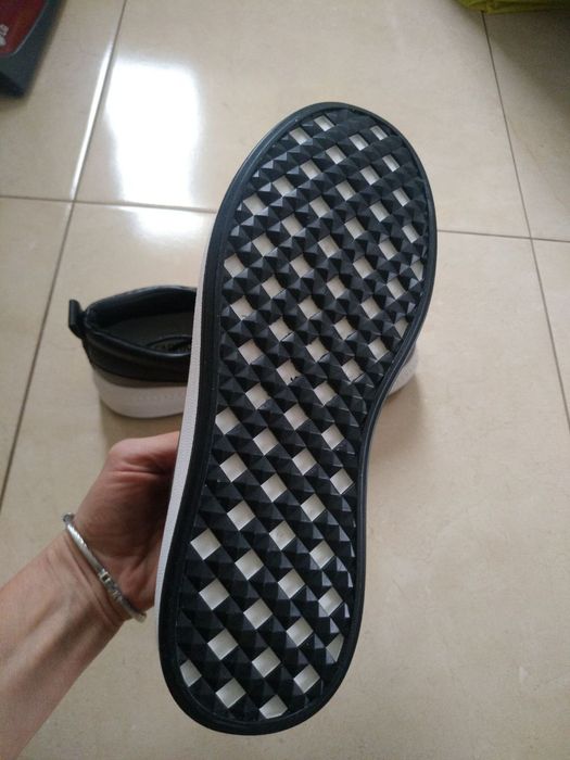 Нові стильні жіночі сліпони 25.5 см